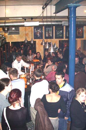 120 Besucher in derPianobar